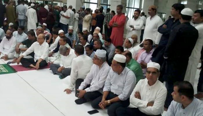 যুবদল সভাপতি টুকুর মায়ের প্রথম জানাজা অনুষ্ঠিত