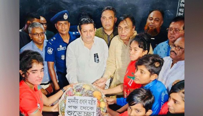 হামলার শিকার নারী খেলোয়াড়দের খেয়াল রাখছেন প্রধানমন্ত্রী  : শেখ জুয়েল