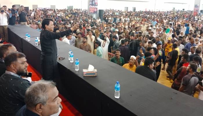 রূপগঞ্জ আওয়ামী লীগের সভায় মানুষের ঢল