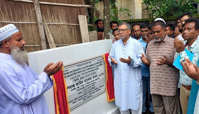 প্রয়োজনে বিদেশ থেকে স্যালাইন আনা হবে : স্বাস্থ্যমন্ত্রী