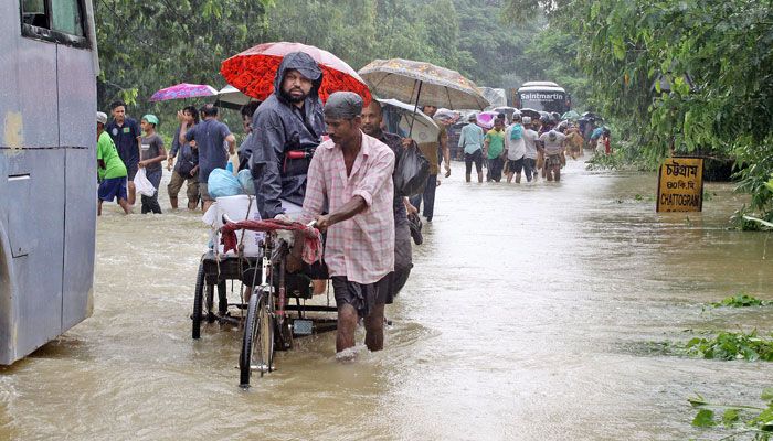 সাতকানিয়ায় স্রোতের তোড়ে নৌকা ডুবে তিন শিশুসহ নিখোঁজ ৪