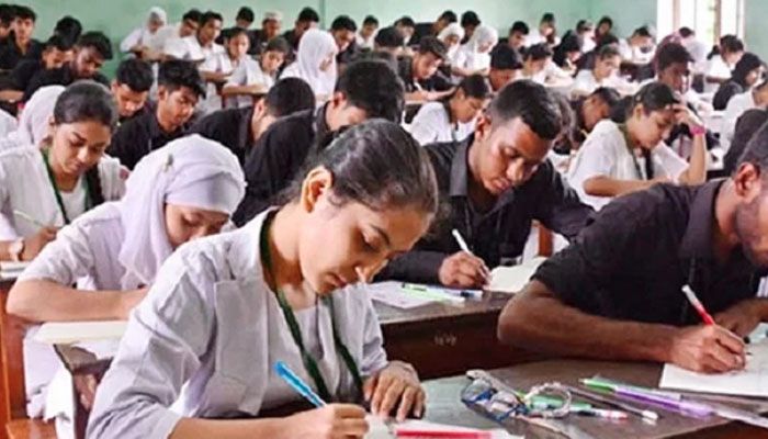 চট্টগ্রামে ২৯ কেন্দ্রের এইচএসসি পরীক্ষা ১ ঘণ্টা পেছাল