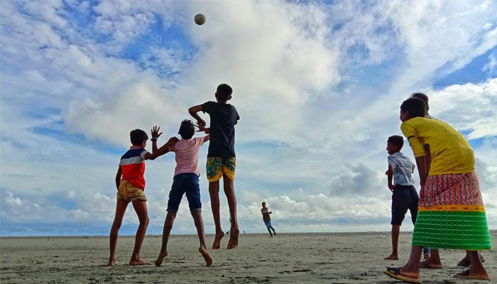 সৌন্দর্যের প্রতীক নিঝুম দ্বীপ