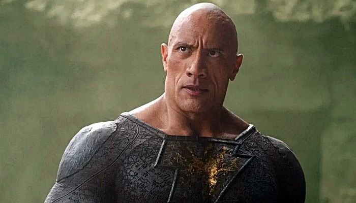 সরে গেলেন দ্য রক