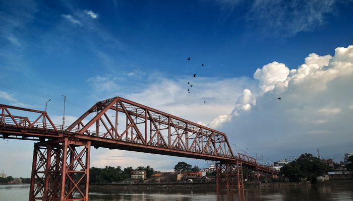 ঐতিহাসিক ক্বীন ব্রিজের সংস্কার শুরু