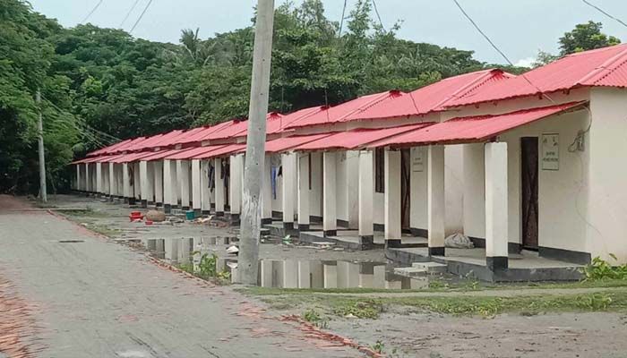 আশ্রয়ণের ঘরে বদলেছে হতদরিদ্রদের জীবনমান
