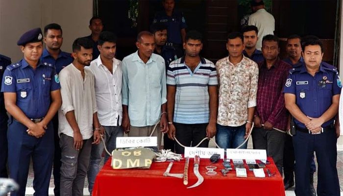 সোনারগাঁয়ে ডিবি পরিচয়ে ডাকাতি, গ্রেপ্তার ৬