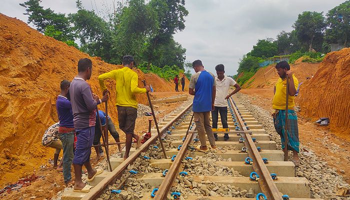 খুলে যাচ্ছে বাণিজ্যের নতুন দুয়ার