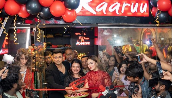 কারু বুটিকের পোশাক মিলবে ধানমন্ডিতে 