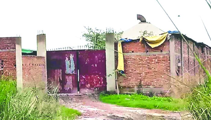 লোকালয়ে অবৈধ সিসা কারখানা