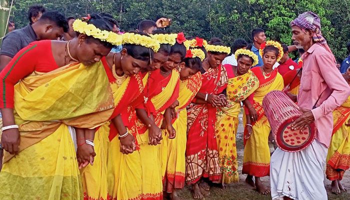 নওগাঁয় কারাম উৎসবে প্রাণের উচ্ছ্বাস