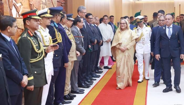 নয়াদিল্লির উদ্দেশে ঢাকা ছাড়লেন প্রধানমন্ত্রী