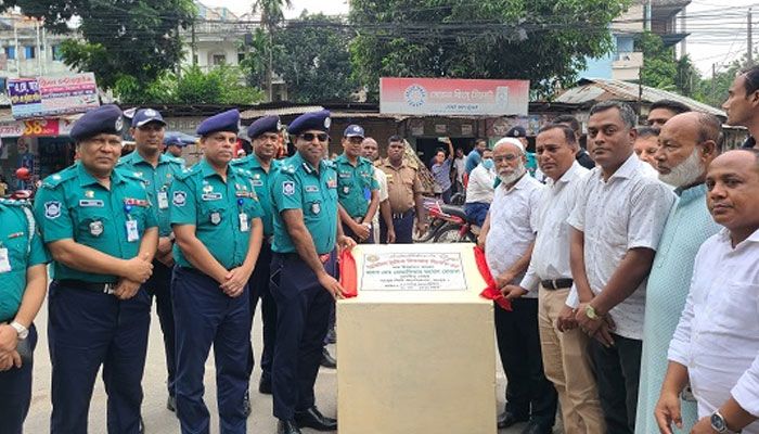 বাঁশি বাজিয়ে ট্রাফিক নিয়ন্ত্রণ করতে হবে না