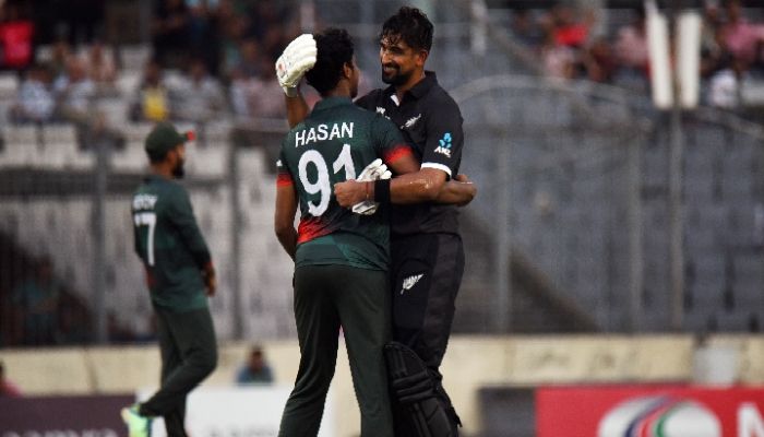 আউট হয়েও নট আউট!