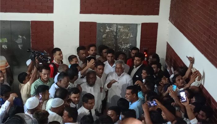 আত্মসমর্পণ করতে আদালতে বিএনপি নেতা আমান