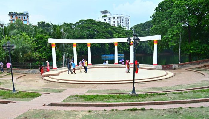 ফরাসি প্রেসিডেন্টকে বরণ করতে প্রস্তুত ধানমন্ডি লেক
