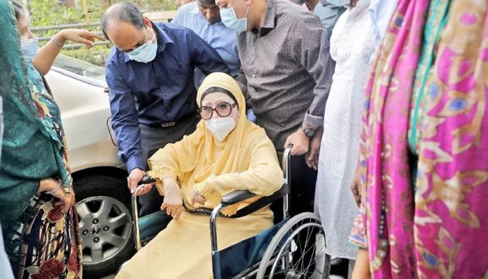সরকারের সিদ্ধান্তের অপেক্ষায় খালেদা জিয়ার পরিবার
