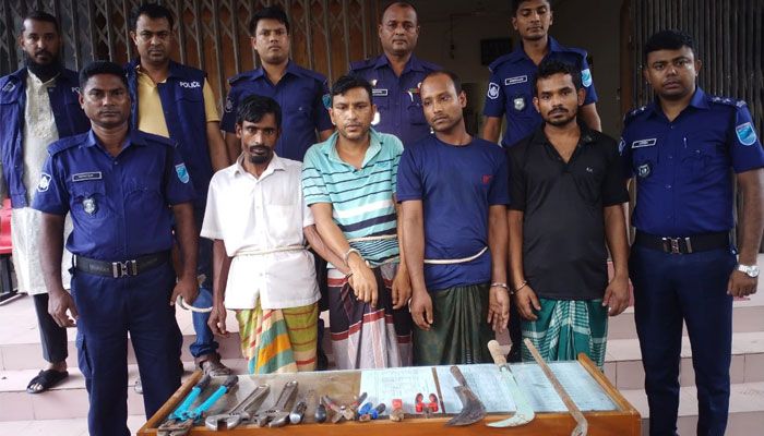 মাদারীপুরে ডাকাত দলের ৪ সদস্য গ্রেপ্তার
