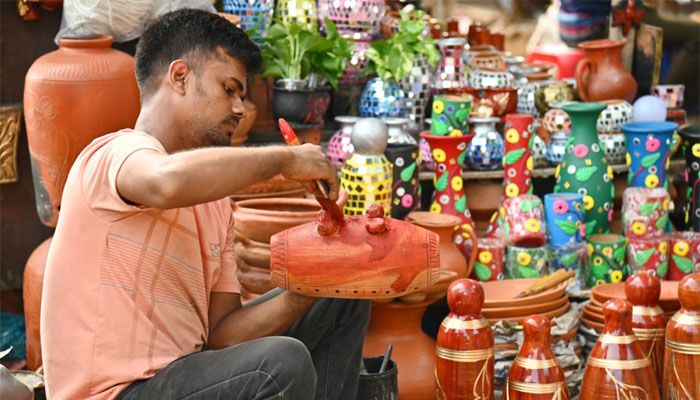 দোয়েল চত্বরে ঐতিহ্যের শৌখিন রাজ্য