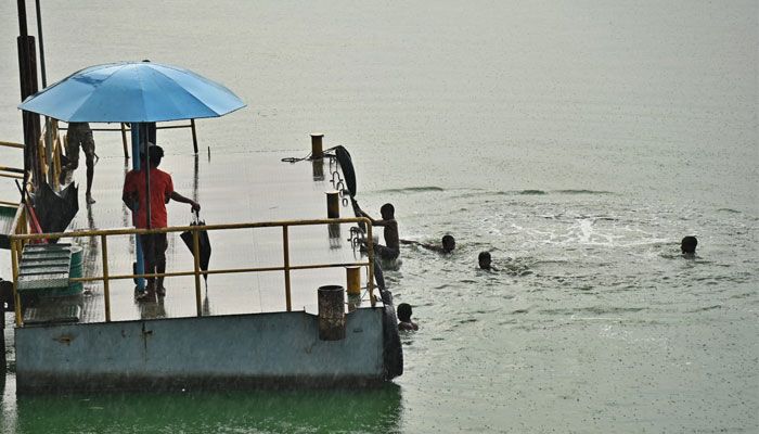 ঢাকার আকাশে মেঘের ঘনঘটা