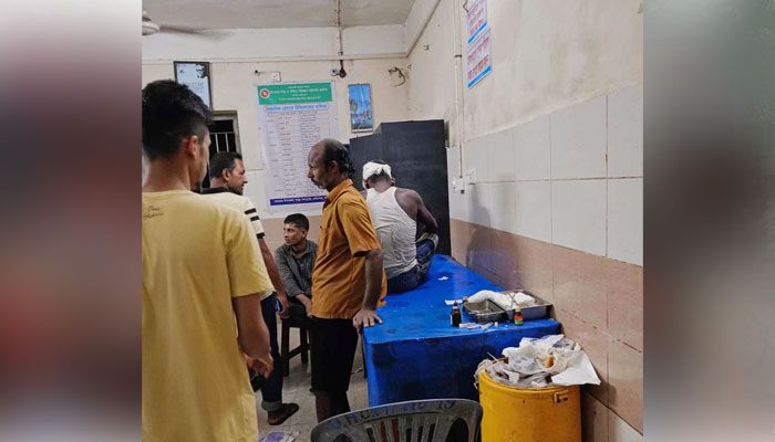উৎসবের নৌকাবাইচে দুপক্ষের মারামারি, আহত ৫