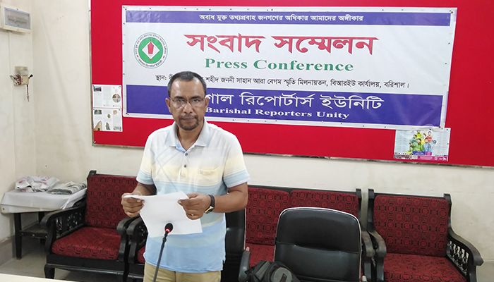 ঘুষের টাকা ফেরত চাওয়ায় ক্রসফায়ার দেওয়ার হুমকির অভিযোগ