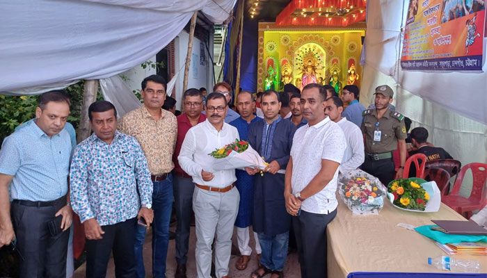 পূজামণ্ডপ পরিদর্শনে সিএমপি কমিশনার