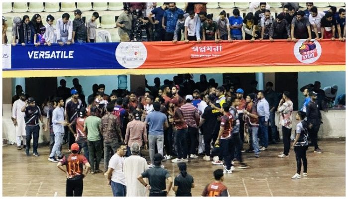 বিবাদে বিতর্কিত সেলিব্রিটি ক্রিকেট লিগ