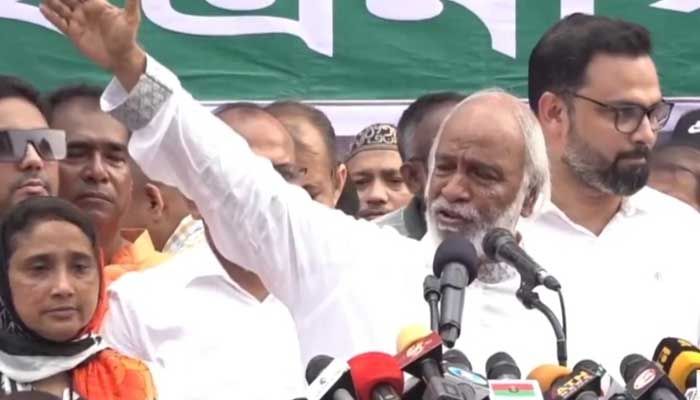 সরকারের পতন না হওয়া পর্যন্ত রাজপথেই আছি : ড. মঈন খান