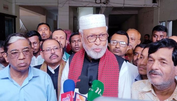 নিয়ন্ত্রণহীন রাজনীতি অর্থহীন