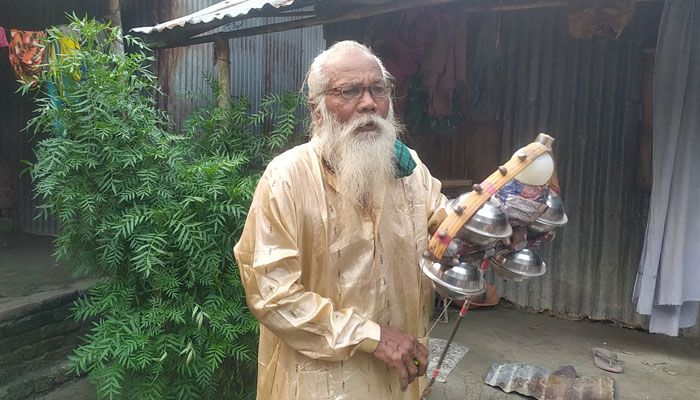 মলম দিয়ে হয়তো শরীরের ব্যথা যাবে, কিন্তু মনের ব্যথা রয়ে যাবে : কবি রাধাপদ