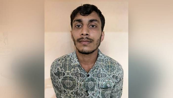 চাঁদা না দিলেই কুপিয়ে জখম করে ‘চাপাতি ফাহিম’
