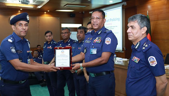 স্মার্ট পুলিশিং কোর্স সম্পন্ন করলেন ৬০ পরিদর্শক