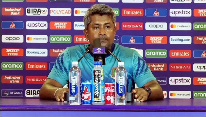 ‘চাই নিজস্ব ব্র্যান্ডের সেরা ক্রিকেট’