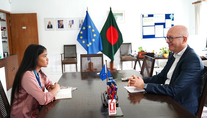 এক দিনের রাষ্ট্রদূত কলেজপড়ুয়া শম্পা