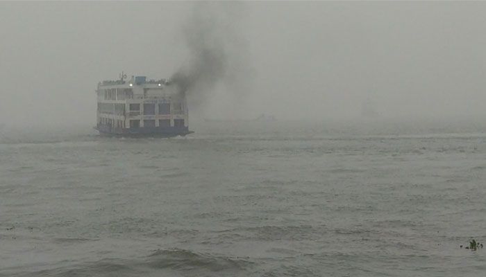 ঘূর্ণিঝড় ‘হামুন’ ২২ ঘণ্টা পর লঞ্চ চলাচল শুরু