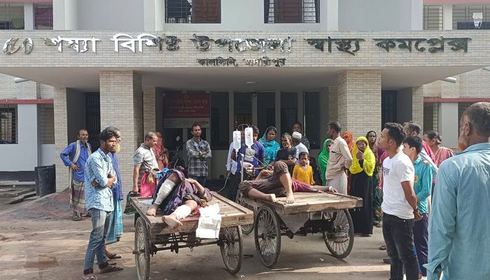 কালকিনিতে ডাকাত সন্দেহে দুজনের চোখ তুলে ফেলার চেষ্টা