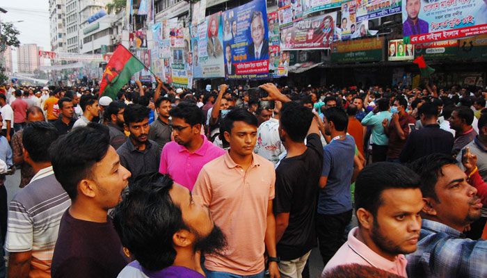 নয়াপল্টন এলাকায় মোবাইল নেটওয়ার্ক বিভ্রাট