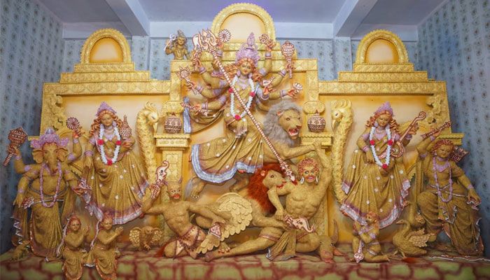 চিনিগুঁড়া ধানের সুনিপুণ বিন্যাসে প্রতিমা