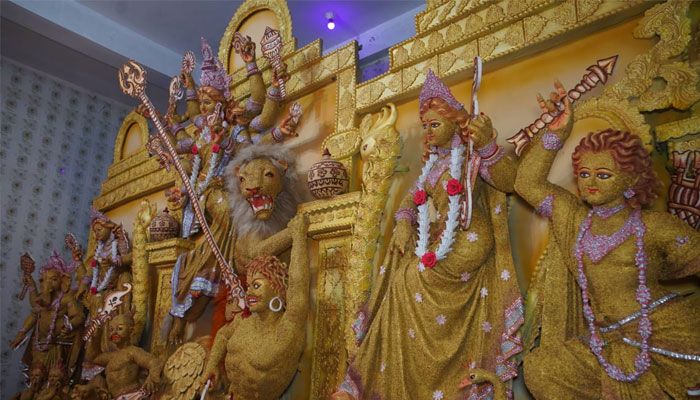 চিনিগুঁড়া ধানের সুনিপুণ বিন্যাসে প্রতিমা