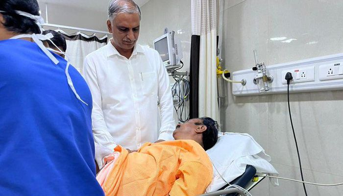 ভারতে নির্বাচনী প্রচারণার সময় এমপিকে ছুরিকাঘাত
