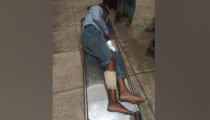 স্বরূপকাঠিতে হাত-পা বেঁধে যুবককে নির্যাতন