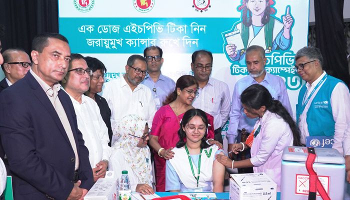 স্কুল পর্যায়ে জরায়ুমুখ ক্যানসার প্রতিরোধী এইচপিভি টিকাদান কার্যক্রমের উদ্বোধন