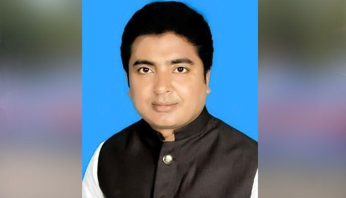 বাবুগঞ্জ উপজেলার রহমতপুরের ইউপি চেয়ারম্যান মৃধা মো. আক্তার উজ জামান। প্রবা ফটো