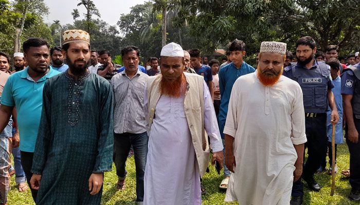মাদ্রাসা থেকে অধ্যক্ষকে তুলে নেওয়ার অভিযোগ এমপির বিরুদ্ধে