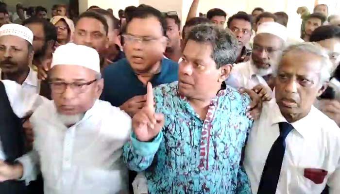 আদালত অবমাননার দায়ে কারাগারে দিনাজপুরের পৌর মেয়র 