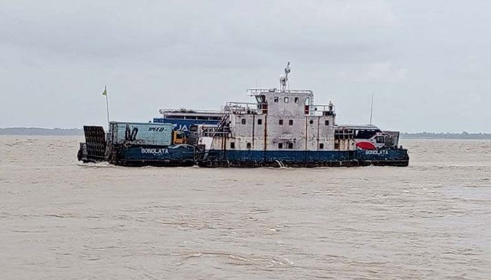 আরিচা-পাটুরিয়ায় পর্যাপ্ত  যানবাহন, কম যাত্রী