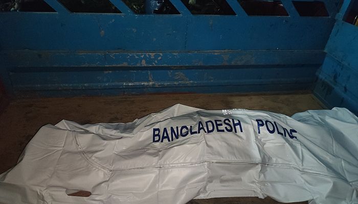 আখাউড়ায় গৃহবধূর লাশ উদ্ধার, পরিবারের দাবি হত্যা