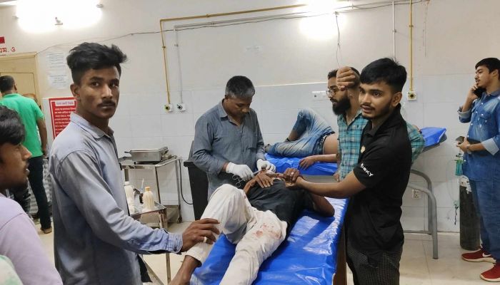 বালু নিয়ে বিবাদে আহত ৫০