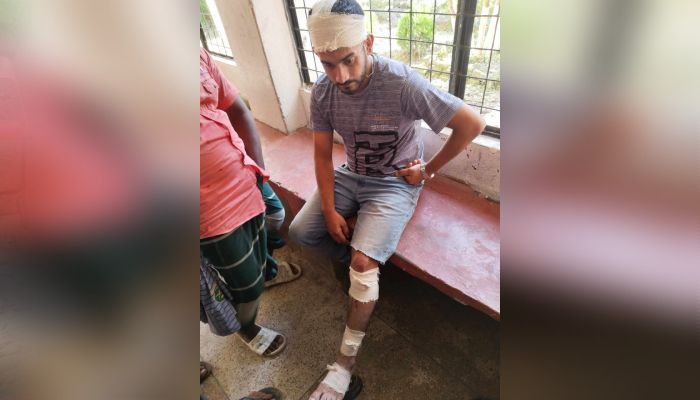 বরিশালে আওয়ামী লীগের কার্যালয়ের পাশে দুই ছাত্রলীগ নেতাকে কুপিয়ে জখম